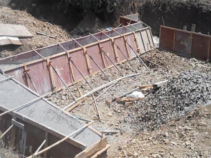 Water-based Shiwar Scheme toll-stricken in Beed district | बीड जिल्ह्यात टोलवाटोलवीत रखडली जलयुक्त शिवार योजना Water-based Shiwar Scheme toll-stricken in Beed district | बीड जिल्ह्यात टोलवाटोलवीत रखडली जलयुक्त शिवार योजना