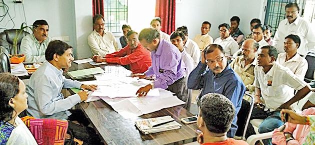 Meeting for water supply in Bavanthadi | बावनथडीतील पाणीवाटपासाठी बैठक