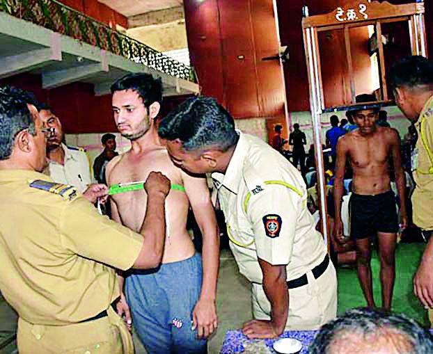 On the first day came 428 candidates | पहिल्या दिवशी आले ४२८ उमेदवार