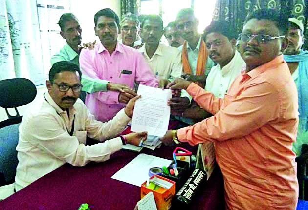 Sanction of damages received from Dhanpura immediately | धानपिकाची झालेली नुकसानभरपाई तत्काळ मंजूर करा Sanction of damages received from Dhanpura immediately | धानपिकाची झालेली नुकसानभरपाई तत्काळ मंजूर करा