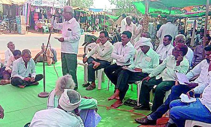 Rasta Rocco agitation of farmers at Sangadi | सानगडी येथे शेतकऱ्यांचे रास्ता रोको आंदोलन Rasta Rocco agitation of farmers at Sangadi | सानगडी येथे शेतकऱ्यांचे रास्ता रोको आंदोलन