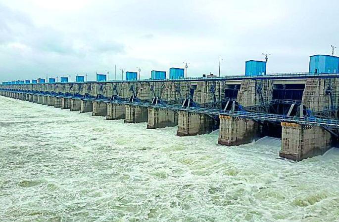 Gasekhurd project stalled due to meager funds | तुटपुंज्या निधीने रखडला गाेसेखुर्द प्रकल्प Gasekhurd project stalled due to meager funds | तुटपुंज्या निधीने रखडला गाेसेखुर्द प्रकल्प