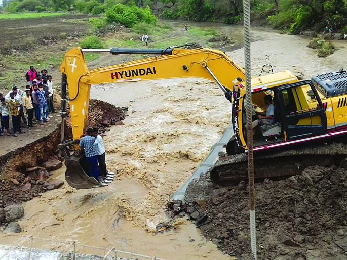 Heavy rains in Buldana district; Loss in Dhad | बुलडाणा जिल्ह्यात दमदार पाऊस; धाडमध्ये नुकसान