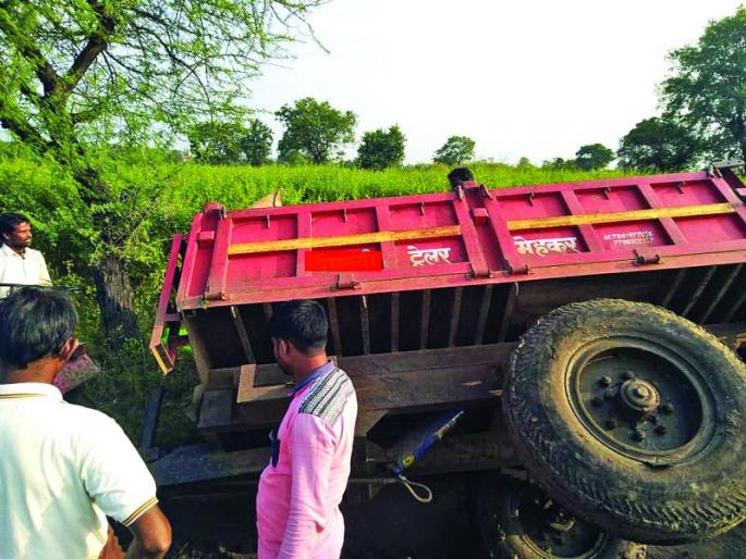 Rain stopped, farmers struggle remain | पाऊस थांबला, शेतकऱ्यांचा संघर्ष कायम! Rain stopped, farmers struggle remain | पाऊस थांबला, शेतकऱ्यांचा संघर्ष कायम!