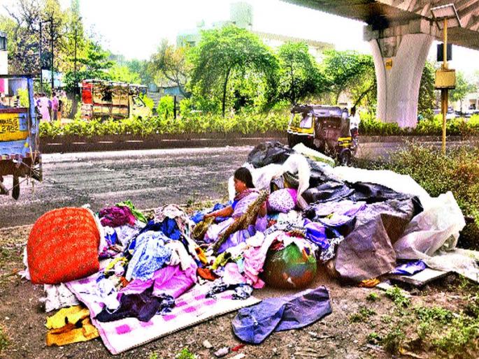 What is the status of the second long distance land in the country? | देशातील दुसºया क्रमांकाच्या लांबीच्या उड्डाणपुलाखाली दडलंय काय? What is the status of the second long distance land in the country? | देशातील दुसºया क्रमांकाच्या लांबीच्या उड्डाणपुलाखाली दडलंय काय?