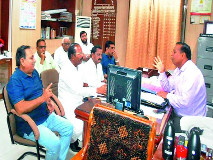 Discuss about campus parking | कॅम्पच्या वाहनतळाबाबत चर्चा Discuss about campus parking | कॅम्पच्या वाहनतळाबाबत चर्चा