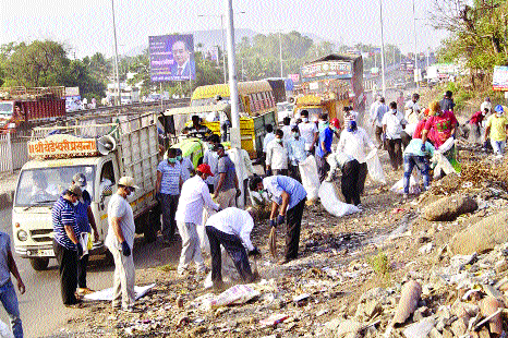 The 189-km-long compound area is Pachakak | १८९ किलोमीटरचा परिसर चकाचक The 189-km-long compound area is Pachakak | १८९ किलोमीटरचा परिसर चकाचक