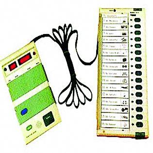 The Election Department looked at every move | प्रत्येक घडामोडींवर निवडणूक विभागाची नजर The Election Department looked at every move | प्रत्येक घडामोडींवर निवडणूक विभागाची नजर