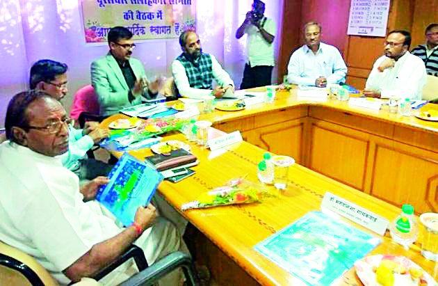 BSNL should focus on customer oriented service | बीएसएनएलने ग्राहकाभिमुख सेवेवर भर द्यावा