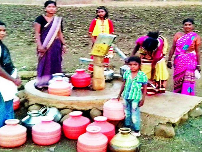 Taha for thirsty villages | तहानलेल्या गावांचा टँकरसाठी टाहो Taha for thirsty villages | तहानलेल्या गावांचा टँकरसाठी टाहो