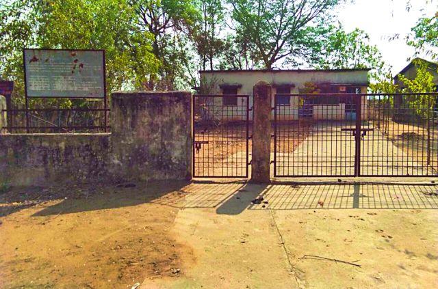 Ram Bharose, a veterinary dispensary in Vihar Nagar | विहीरगावमधील पशुवैद्यकीय दवाखाना रामभरोसे