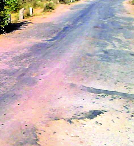 20 crore for construction of roads in Brahmapuri area | ब्रह्मपुरी क्षेत्रातील रस्ते बांधकामासाठी २० कोटी 20 crore for construction of roads in Brahmapuri area | ब्रह्मपुरी क्षेत्रातील रस्ते बांधकामासाठी २० कोटी