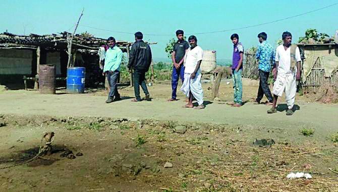 Struggling to save the village | गाव वाचविण्यासाठी प्रेमनगरातील नागरिकांची धडपड Struggling to save the village | गाव वाचविण्यासाठी प्रेमनगरातील नागरिकांची धडपड