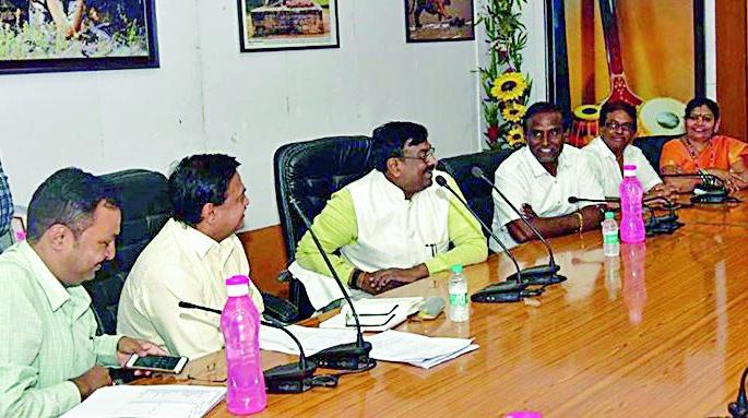 Suspension of 'That' order of 40 times the tax deduction | ४० पट कर आकारण्याच्या ‘त्या’ आदेशाला स्थगिती Suspension of 'That' order of 40 times the tax deduction | ४० पट कर आकारण्याच्या ‘त्या’ आदेशाला स्थगिती