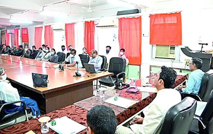13,000 cases kept in Lok Adalat | लोकअदालतीत ठेवली तब्बल १३ हजार प्रकरणे 13,000 cases kept in Lok Adalat | लोकअदालतीत ठेवली तब्बल १३ हजार प्रकरणे