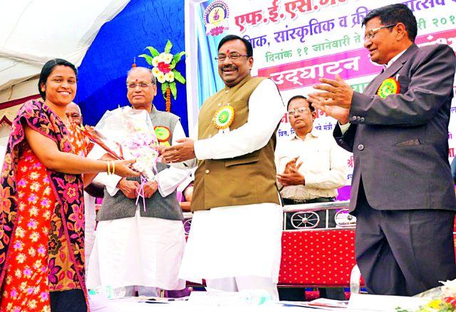 The study room for girls will be started | मुलींसाठी अभ्यासिका सुरू करणार