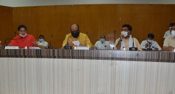 Death rate and doctor's attendance on government medical system stream | मृत्यूदर आणि डॉक्टरांच्या हजेरीवरुन शासकीय वैद्यकीय यंत्रणा धारेवर Death rate and doctor's attendance on government medical system stream | मृत्यूदर आणि डॉक्टरांच्या हजेरीवरुन शासकीय वैद्यकीय यंत्रणा धारेवर