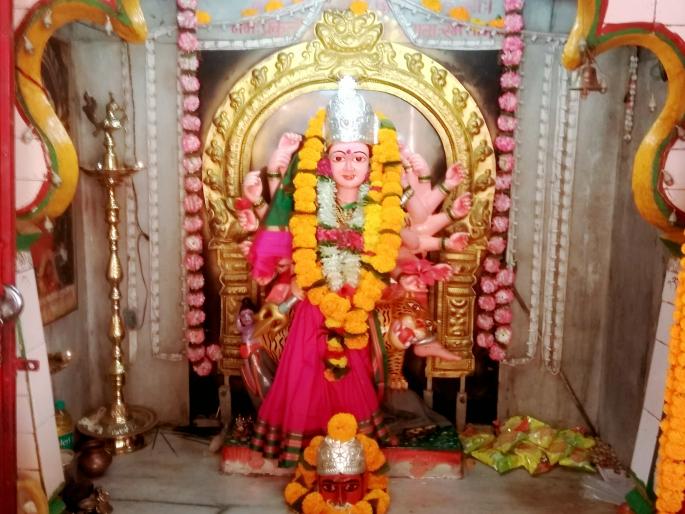  Devgava rush to see Mother Jagdamba | माता जगदंबाच्या दर्शनासाठी देवगावला गर्दी