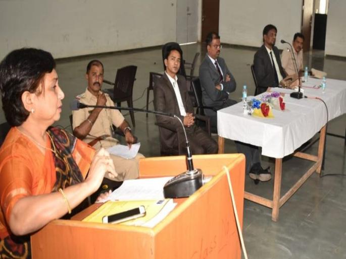 Citizens should avail themselves of the Legal Services Authority | विधी सेवा प्राधिकरणाचा नागरिकांनी लाभ घ्यावा Citizens should avail themselves of the Legal Services Authority | विधी सेवा प्राधिकरणाचा नागरिकांनी लाभ घ्यावा