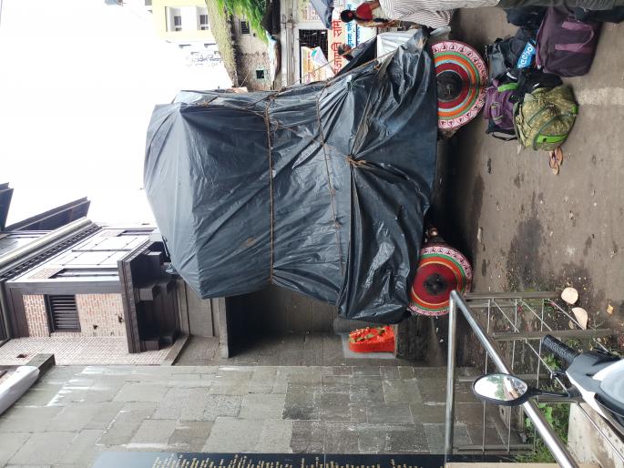 nask,temple,kalaram,tempale,garudtath | श्री काळाराम मंदिराचा गरूड रथ रस्त्यावरच