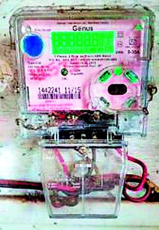 Running for power meter NOC | वीज मीटर एनओसीसाठी धावपळ Running for power meter NOC | वीज मीटर एनओसीसाठी धावपळ