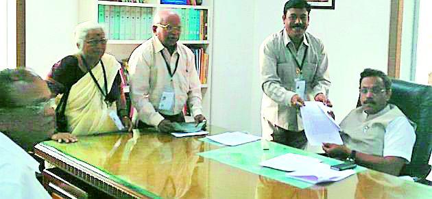 Make a scrap of crude material | निकृष्ट साहित्याची चौैकशी करा