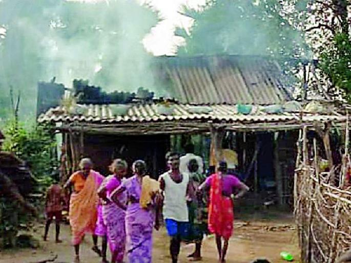 Fire at the house in Rajnapalli | राजन्नापल्ली येथे घराला आग Fire at the house in Rajnapalli | राजन्नापल्ली येथे घराला आग