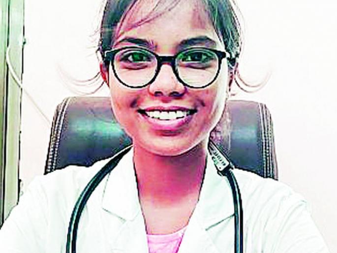 Fulfillment of the dream of the first female doctor in Madiya tribe | माडिया जमातीमधील पहिल्या महिला डॉक्टरची स्वप्नपूर्ती Fulfillment of the dream of the first female doctor in Madiya tribe | माडिया जमातीमधील पहिल्या महिला डॉक्टरची स्वप्नपूर्ती