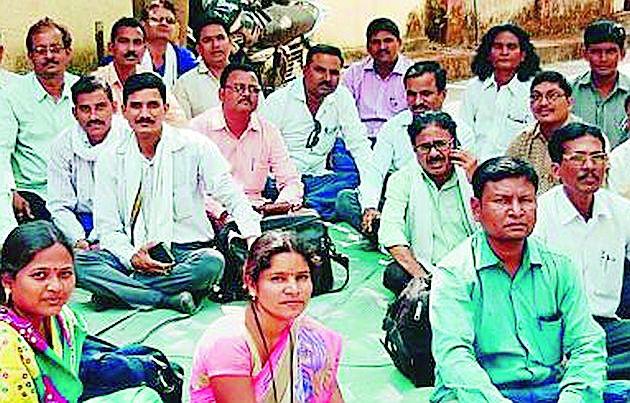 Boycott meeting of Gramsevaks | ग्रामसेवकांचा सभेवर बहिष्कार Boycott meeting of Gramsevaks | ग्रामसेवकांचा सभेवर बहिष्कार