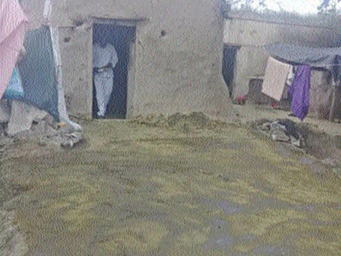 Even today, 150 years ago houses were strong | मानोरीत आजही १५० वर्षापूर्वीची घरे मजबूत Even today, 150 years ago houses were strong | मानोरीत आजही १५० वर्षापूर्वीची घरे मजबूत