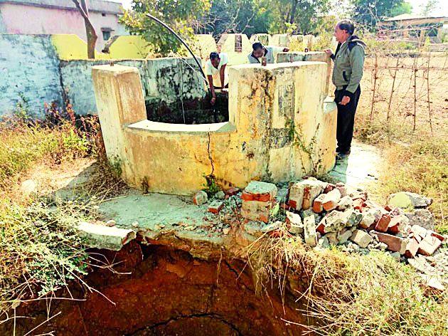 Wandering water for six months | सहा महिन्यांपासून पाण्यासाठी भटकंती Wandering water for six months | सहा महिन्यांपासून पाण्यासाठी भटकंती