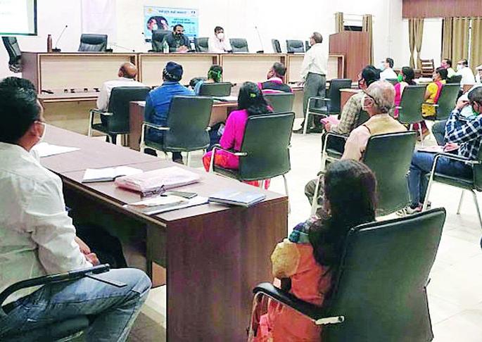It is mandatory to register TB patients on the monitoring system | क्षयरुग्णांची नोंद निक्षण प्रणालीवर करणे बंधनकारक It is mandatory to register TB patients on the monitoring system | क्षयरुग्णांची नोंद निक्षण प्रणालीवर करणे बंधनकारक