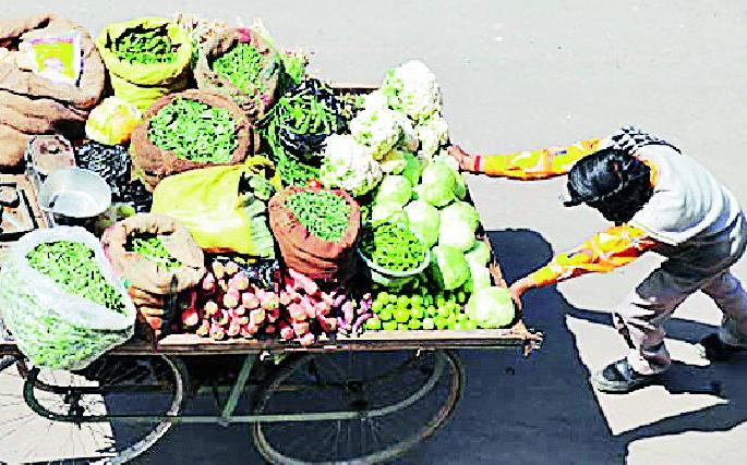 The scavengers started selling vegetables now | भंगारवाले करू लागले आता भाजीविक्री