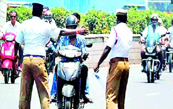 Helmets forced for drivers | वाहन चालकांना हेल्मेटची सक्ती