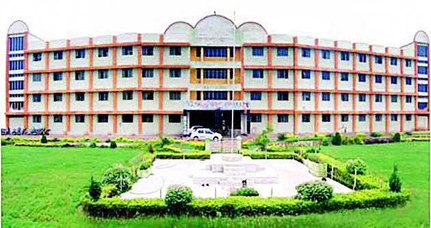 The backlog of vacant positions in the mini ministry | मिनी मंत्रालयात रिक्त पदांचा बॅकलॉग