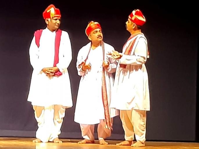 Sakade to the Directorate of Culture regarding Hindi Drama Competition | सांस्कृतिक संचलनालयाला हिंदी नाट्य स्पर्धेबाबत साकडे Sakade to the Directorate of Culture regarding Hindi Drama Competition | सांस्कृतिक संचलनालयाला हिंदी नाट्य स्पर्धेबाबत साकडे