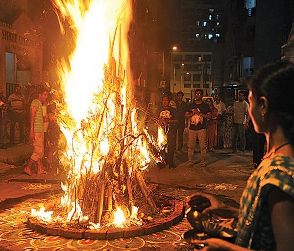 Combine bad thoughts in your heart | मनातील वाईट विचारांचे दहन करा