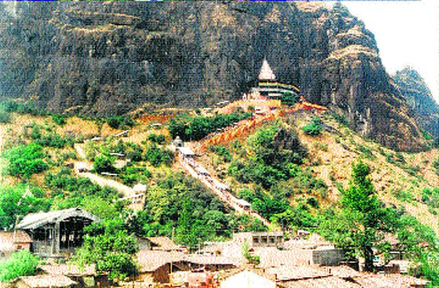 Chhatrasav from Saptashrangi Devi today | सप्तशृंगीदेवीचा आजपासून चैत्रोत्सव Chhatrasav from Saptashrangi Devi today | सप्तशृंगीदेवीचा आजपासून चैत्रोत्सव