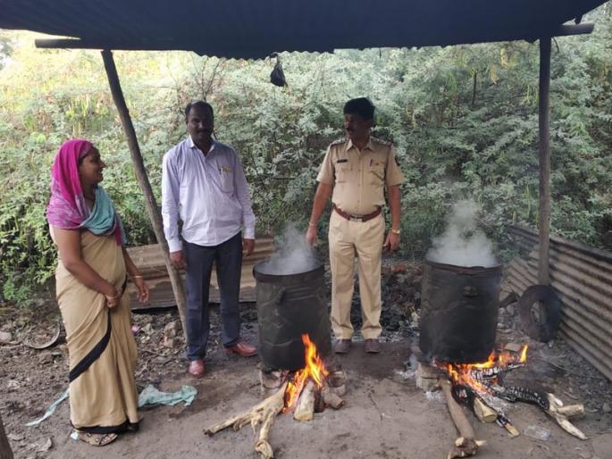 Distribution of twelve twelve ballot machines | बाराशे बॅलेट मशीनचे वितरण