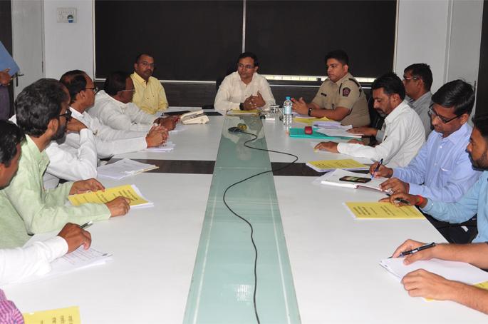 Cooperate with the administration - Ravindra Binwade | प्रशासनास सहकार्य करावे - रवींद्र बिनवडे