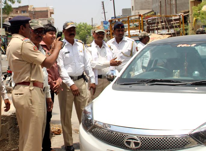  Action for 212 people in six days | सहा दिवसांत २१२ जणांवर कारवाई