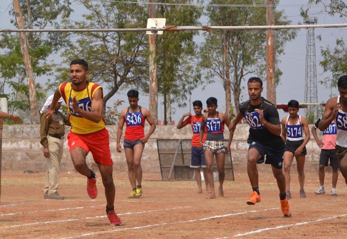 Vacancies 50; Applications 10 thousand | जागा ५०; अर्ज १० हजार Vacancies 50; Applications 10 thousand | जागा ५०; अर्ज १० हजार