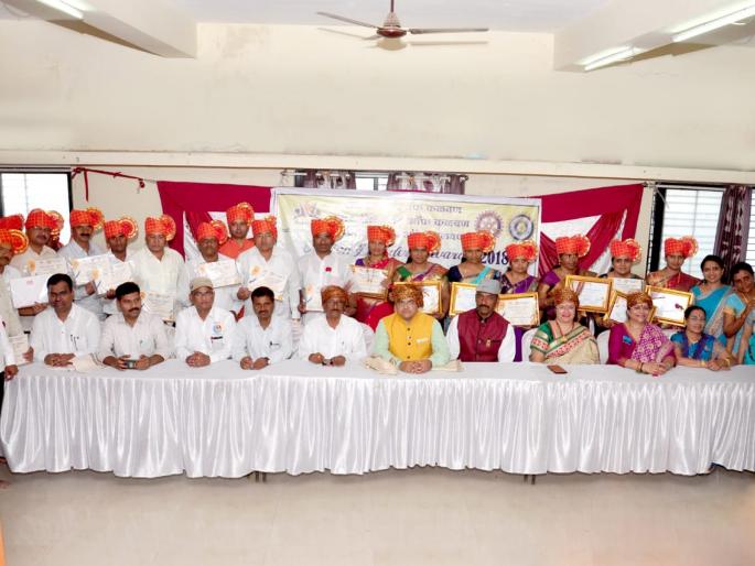 Nation Builder Award for Teachers From Rotary Club Kalwa | रोटरी क्लब कळवण कडून शिक्षकांना नेशन बिल्डर अवॉर्ड Nation Builder Award for Teachers From Rotary Club Kalwa | रोटरी क्लब कळवण कडून शिक्षकांना नेशन बिल्डर अवॉर्ड