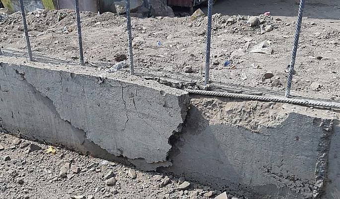 National Highway work below standard | राष्ट्रीय महामार्गाच्या चौपदरीकरणाला निकृष्टतेचे ग्रहण