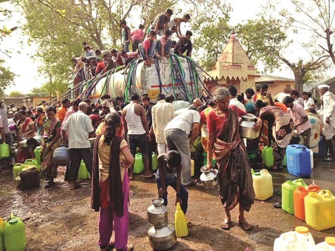 Sting Operation: Need 82 thousand liters get 48 thousand liters | Sting Operation : गरज ८२ हजार लिटरची मिळते ४८ हजार लिटर Sting Operation: Need 82 thousand liters get 48 thousand liters | Sting Operation : गरज ८२ हजार लिटरची मिळते ४८ हजार लिटर