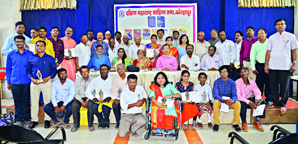 'Damsa' created a literary democracy: Tara Bhawalkar | ‘दमसा’ने साहित्यिक लोकशाही निर्माण केली: तारा भवाळकर 'Damsa' created a literary democracy: Tara Bhawalkar | ‘दमसा’ने साहित्यिक लोकशाही निर्माण केली: तारा भवाळकर