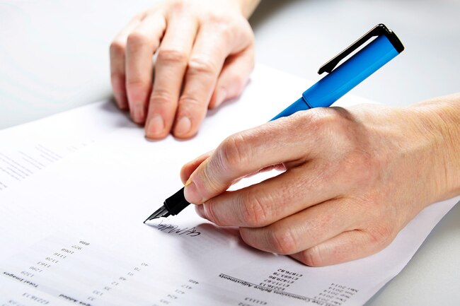 Understand the rightness of the left | डावखुऱ्यांचे उजवेपण समजून घ्यावे