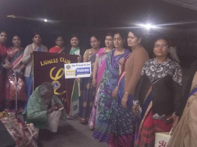 Groans on the platform got 'Ub'! | फलाटावर कुडकुडणाऱ्या जीवांना मिळाली ‘उब’! Groans on the platform got 'Ub'! | फलाटावर कुडकुडणाऱ्या जीवांना मिळाली ‘उब’!