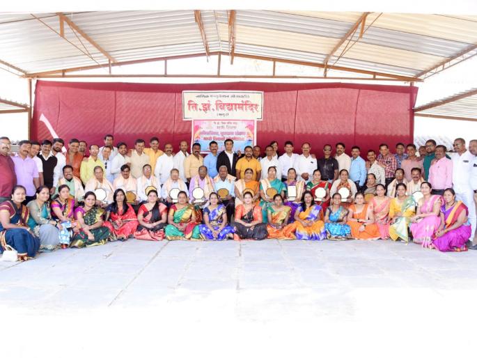 Ex Students | माजी विद्यार्थ्यांचा स्नेहमेळावा Ex Students | माजी विद्यार्थ्यांचा स्नेहमेळावा