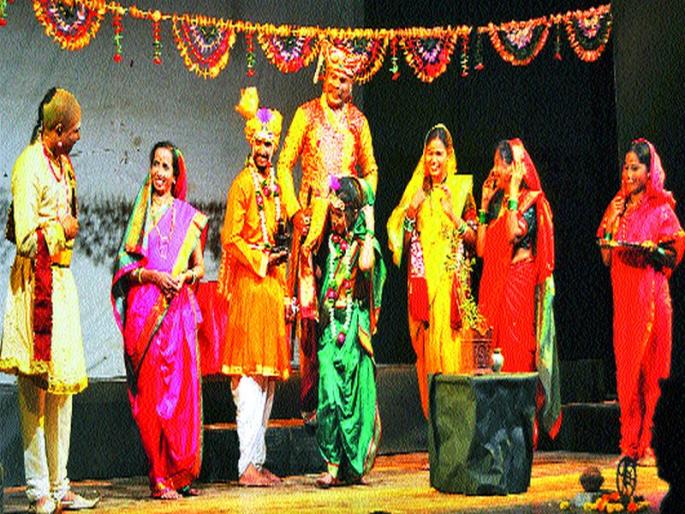 The drama 'Sati Najely Mahasati' is a dramatic fight between a mighty statesman | ‘सती न गेलेली महासती’ हे नाटक पराक्रमी राज्यकारभाराचा उलगडला संघर्षपट The drama 'Sati Najely Mahasati' is a dramatic fight between a mighty statesman | ‘सती न गेलेली महासती’ हे नाटक पराक्रमी राज्यकारभाराचा उलगडला संघर्षपट